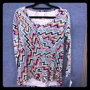 Sold- Lularoe Lynnae Top